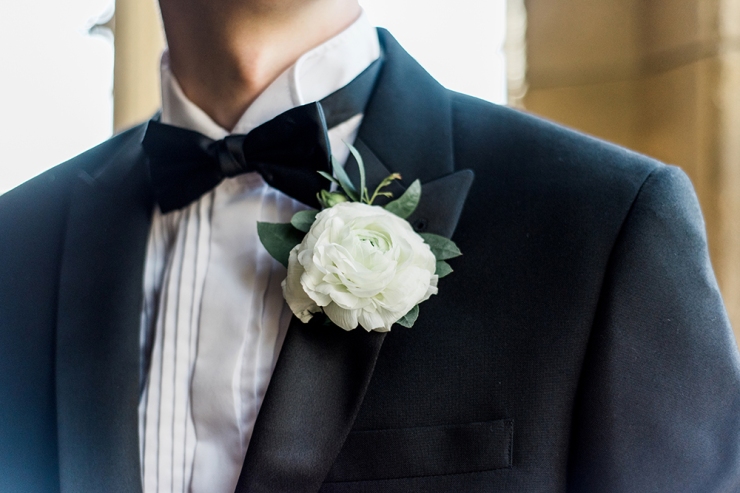 blacktie,groomswear,mensweddingwear,dinnerjacket,dickiebow,whiteandgreenbuttonhole